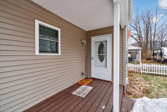 16 Hill Street, Lake Luzerne, NY 12846