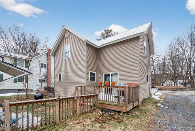 16 Hill Street, Lake Luzerne, NY 12846