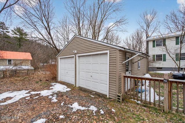 16 Hill Street, Lake Luzerne, NY 12846