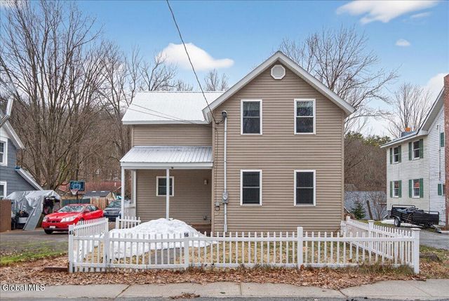 16 Hill Street, Lake Luzerne, NY 12846
