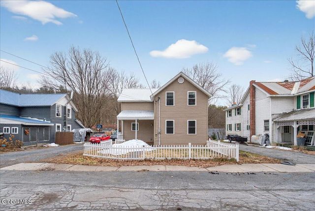 16 Hill Street, Lake Luzerne, NY 12846