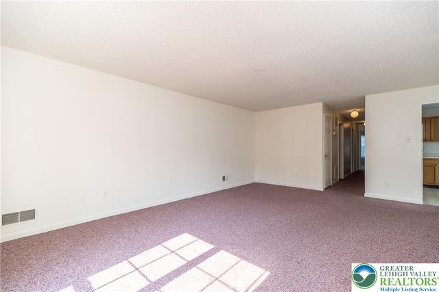 1947 Willings Lane, Hellertown Boro, PA 18055