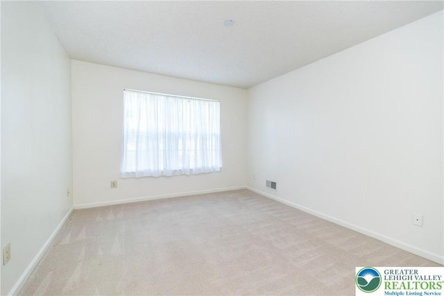 1947 Willings Lane, Hellertown Boro, PA 18055