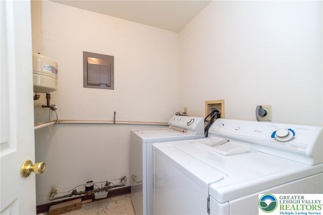 1947 Willings Lane, Hellertown Boro, PA 18055