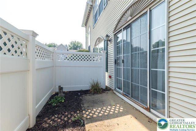 1947 Willings Lane, Hellertown Boro, PA 18055