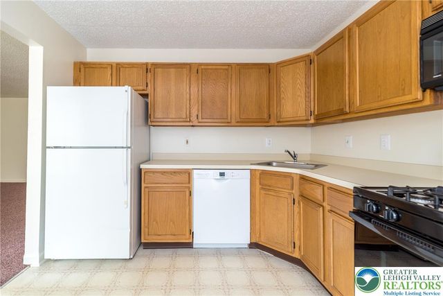 1947 Willings Lane, Hellertown Boro, PA 18055