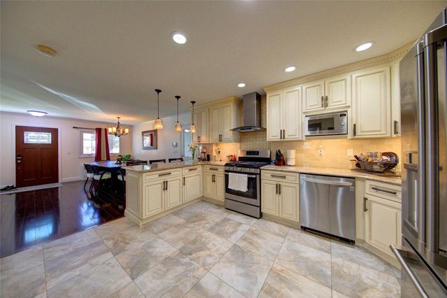 7622 265th Street, New Hyde Park, NY 11040