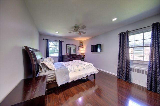 7622 265th Street, New Hyde Park, NY 11040