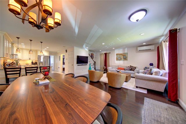 7622 265th Street, New Hyde Park, NY 11040