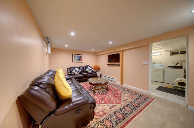 7622 265th Street, New Hyde Park, NY 11040