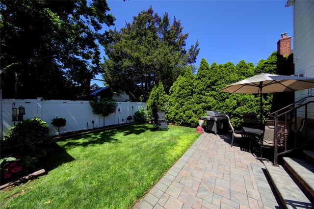 7622 265th Street, New Hyde Park, NY 11040