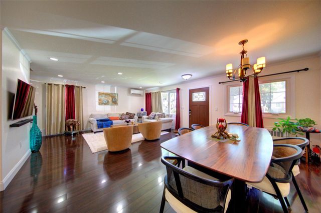 7622 265th Street, New Hyde Park, NY 11040