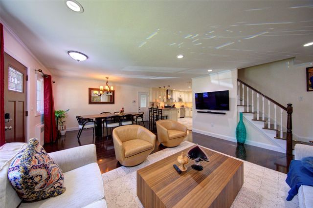 7622 265th Street, New Hyde Park, NY 11040