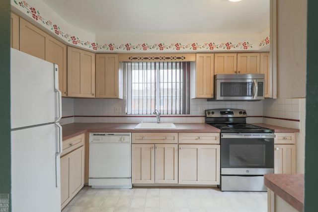 34744 W Lake Drive, Harrison Twp, MI 48045