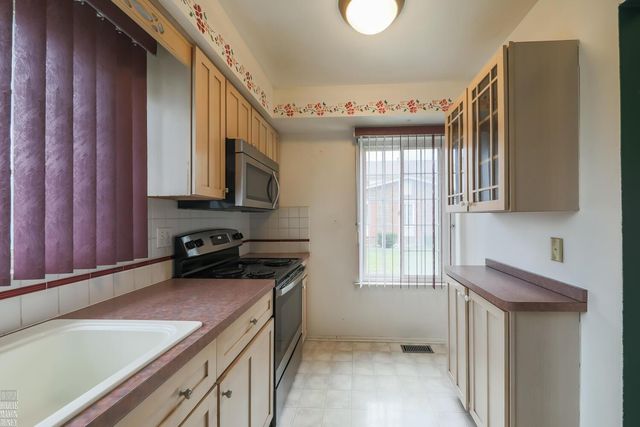 34744 W Lake Drive, Harrison Twp, MI 48045