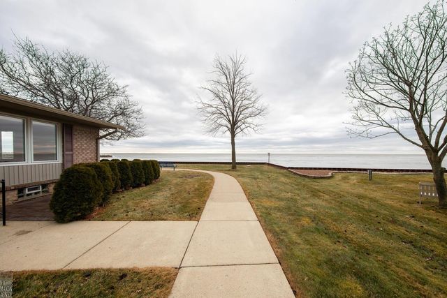 34744 W Lake Drive, Harrison Twp, MI 48045