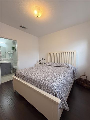 5420 NW 107th Ave 303, Doral, FL 33178
