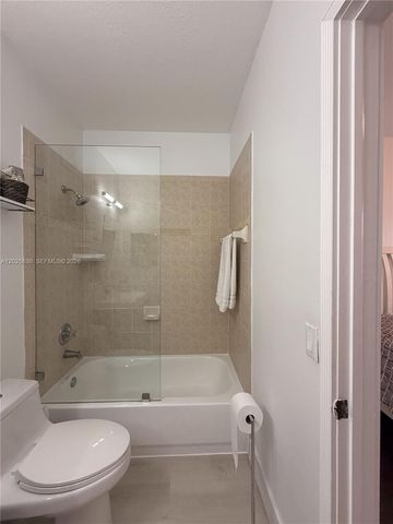 5420 NW 107th Ave 303, Doral, FL 33178