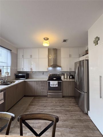 5420 NW 107th Ave 303, Doral, FL 33178