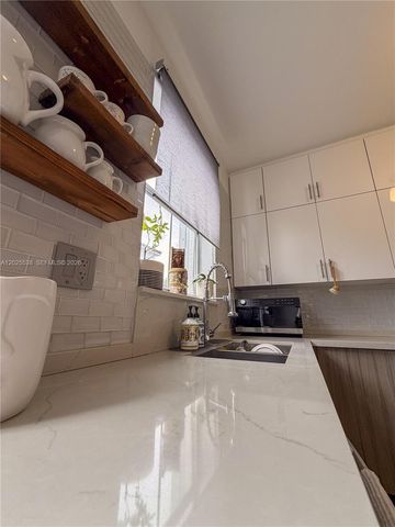 5420 NW 107th Ave 303, Doral, FL 33178