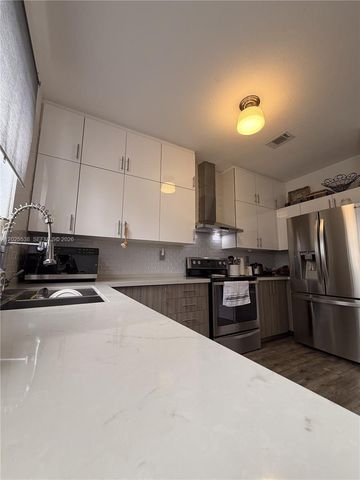 5420 NW 107th Ave 303, Doral, FL 33178