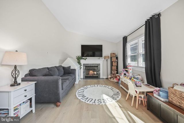 1009 BEACH LN, Manahawkin, NJ 08050