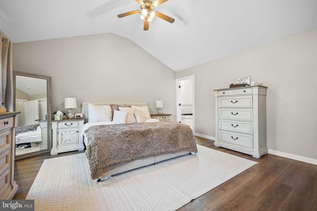 1009 BEACH LN, Manahawkin, NJ 08050