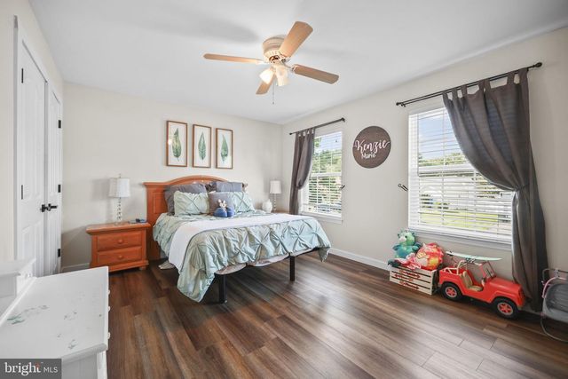 1009 BEACH LN, Manahawkin, NJ 08050