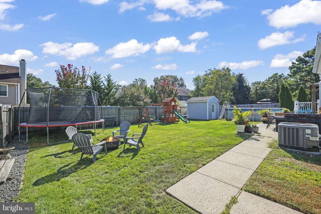 1009 BEACH LN, Manahawkin, NJ 08050