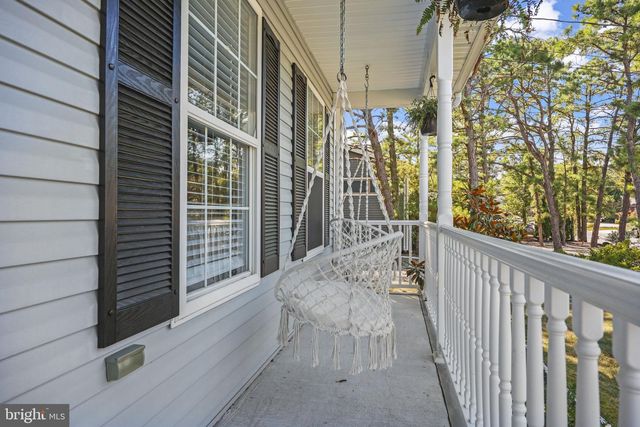 1009 BEACH LN, Manahawkin, NJ 08050