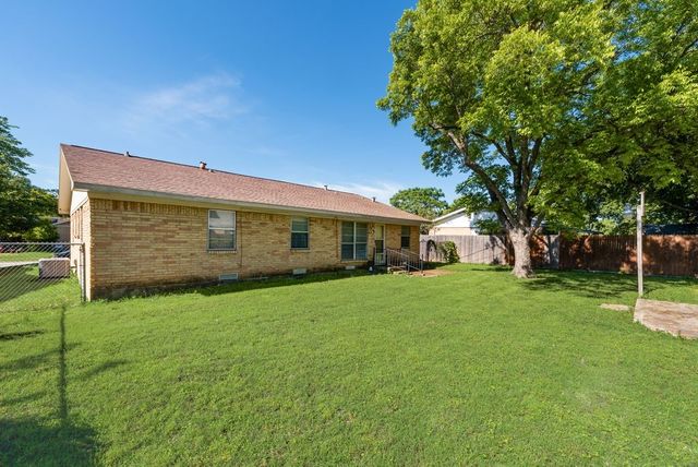 311 Azalea Lane, Duncanville, TX 75137