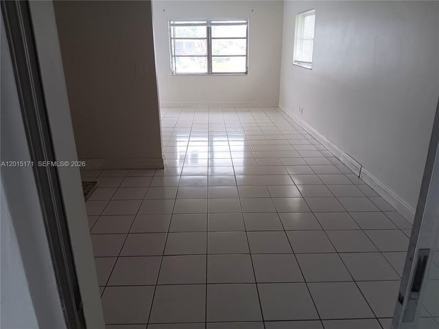 7004 NW 67th Ave, Tamarac, FL 33321