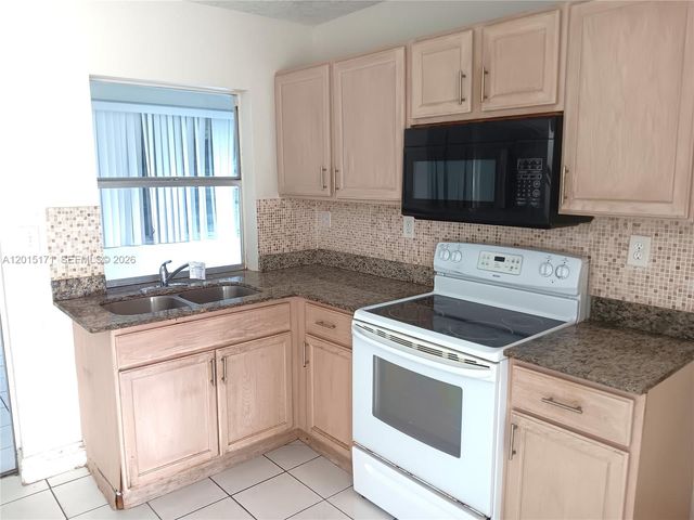 7004 NW 67th Ave, Tamarac, FL 33321