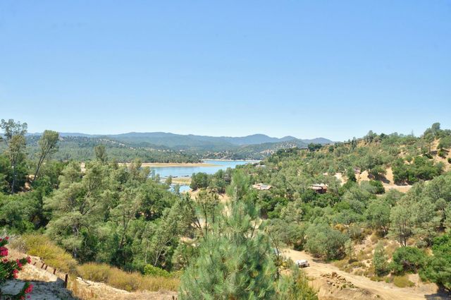 2537 Shoreline Road, Bradley, CA 93426