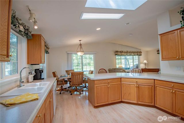 70 N Fairway Drive E, Hoodsport, WA 98548