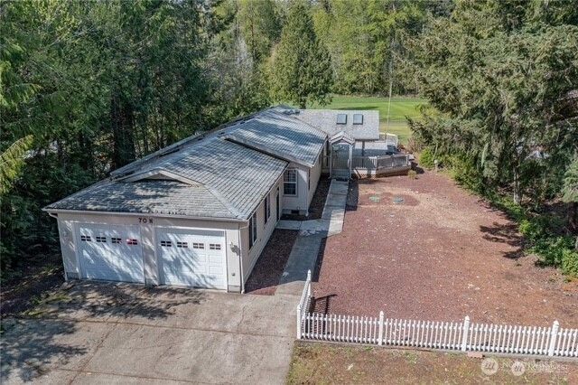 70 N Fairway Drive E, Hoodsport, WA 98548
