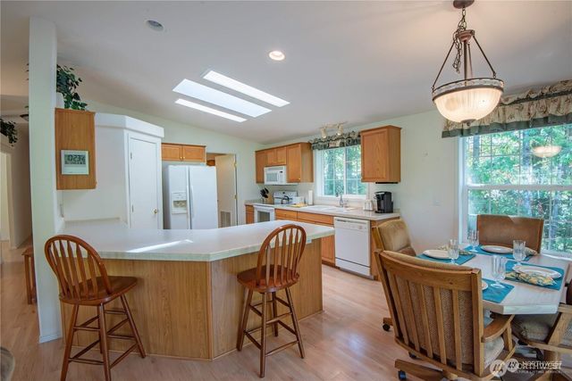 70 N Fairway Drive E, Hoodsport, WA 98548
