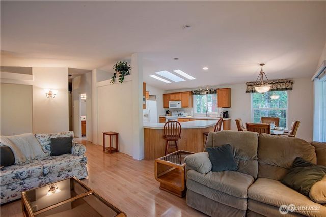 70 N Fairway Drive E, Hoodsport, WA 98548