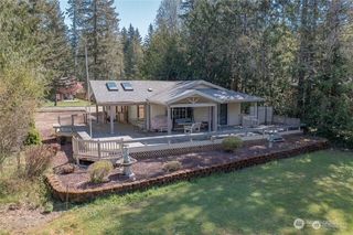 70 N Fairway Drive E, Hoodsport, WA 98548