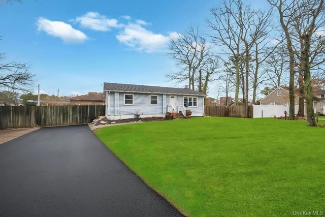 19 Windus Drive, Shirley, NY 11967