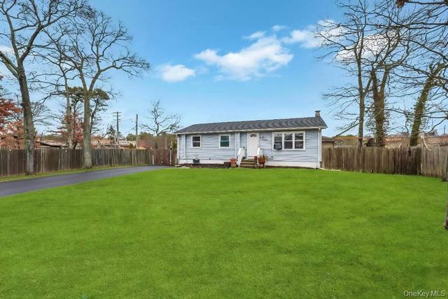 19 Windus Drive, Shirley, NY 11967