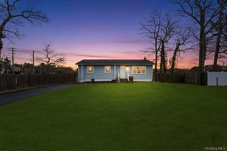 19 Windus Drive, Shirley, NY 11967