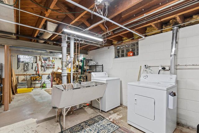 2116 N 85th STREET, Wauwatosa, WI 53226