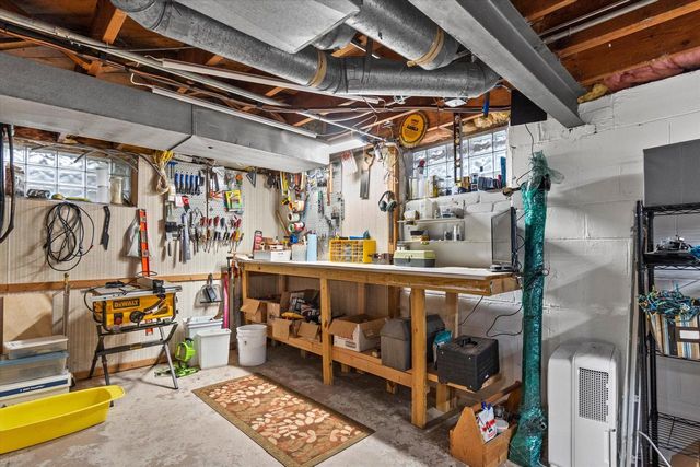 2116 N 85th STREET, Wauwatosa, WI 53226