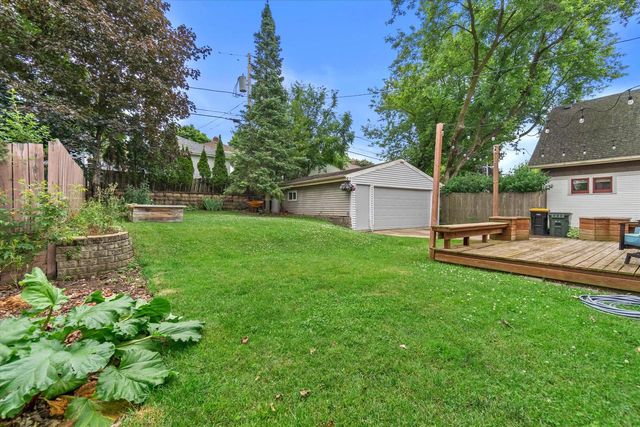 2116 N 85th STREET, Wauwatosa, WI 53226