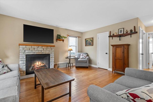 2116 N 85th STREET, Wauwatosa, WI 53226