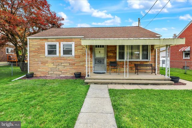 227 E NOBLE AVE, Shoemakersville, PA 19555