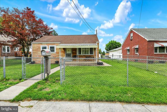 227 E NOBLE AVE, Shoemakersville, PA 19555