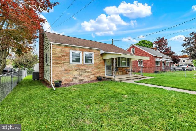 227 E NOBLE AVE, Shoemakersville, PA 19555