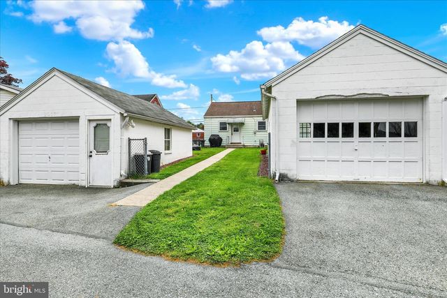 227 E NOBLE AVE, Shoemakersville, PA 19555
